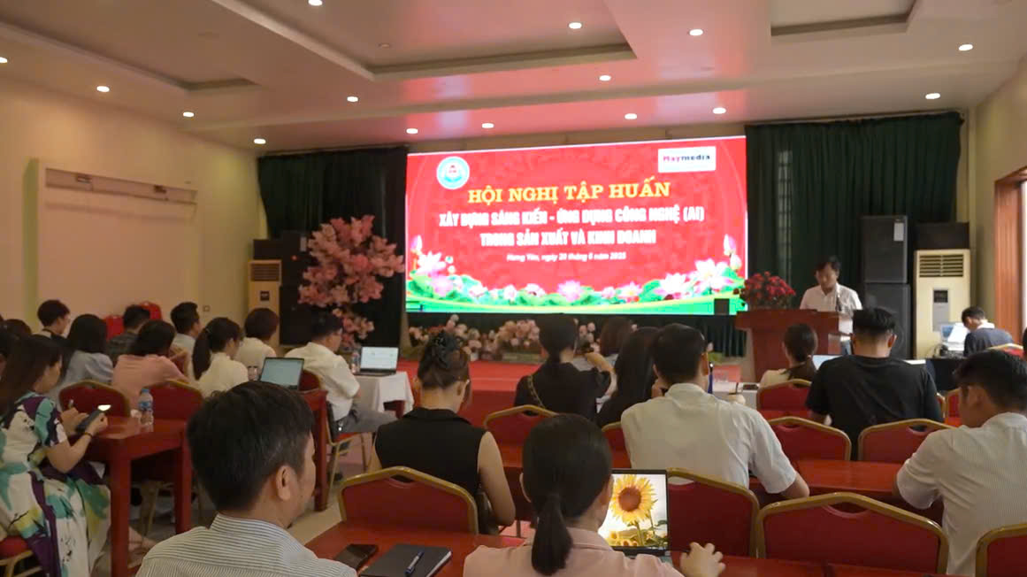 Hưng Yên Ứng dụng Công nghệ với AI: Hội nghị tập huấn xây dựng sáng kiến nâng tầm doanh nghiệp. 