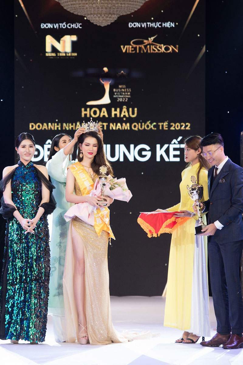 Hà Thị Bích Ngọc đạt danh hiệu Á hậu 3 Doanh Nhân Việt Nam Quốc Tế 2022