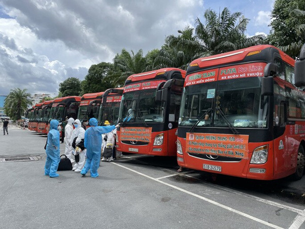 Phương Trang - FUTA Bus Lines phạt 3 tài xế vượt ẩu trên Quốc lộ 20