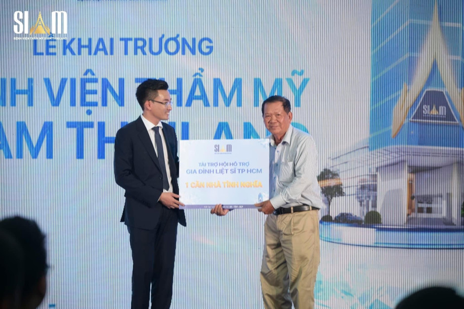 BỆNH VIỆN THẨM MỸ SIAM THAILAND NHẬN GIẢI THƯỞNG LỚN NGAY TRONG NGÀY KHAI TRƯƠNG